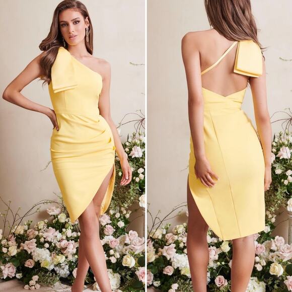 Lavish Alice Lillian Bow One Shoulder Satin Mini Dress Yellow Plus Size 22 NWT - Picture 1 of 10